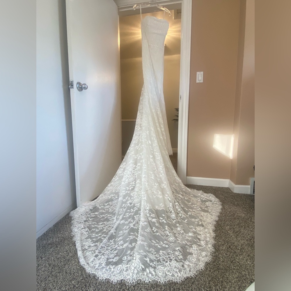 Wedding Dress, Serene by Madi Lane – NEW with Tags (Size 10, Ivory)